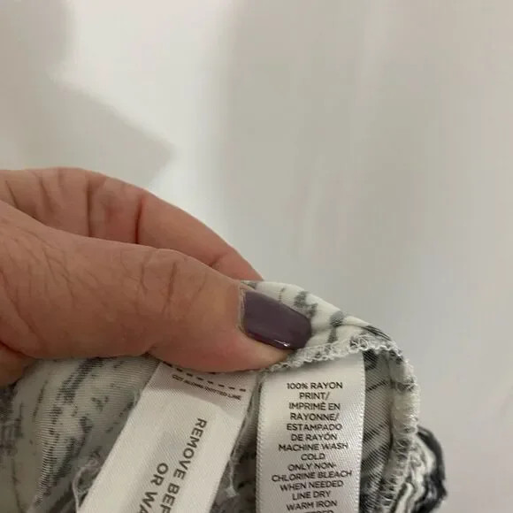 Lou & Grey Ruffle Waist Paperbag Shorts - Picture 6 of 7